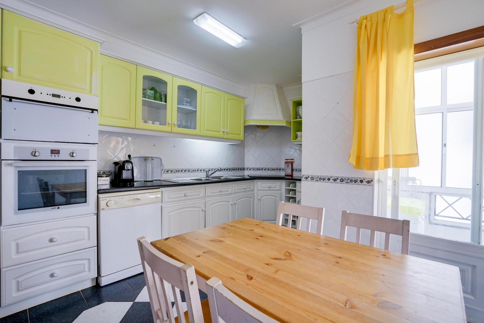 Peniche Sun & Surf Apartment Bagian luar foto