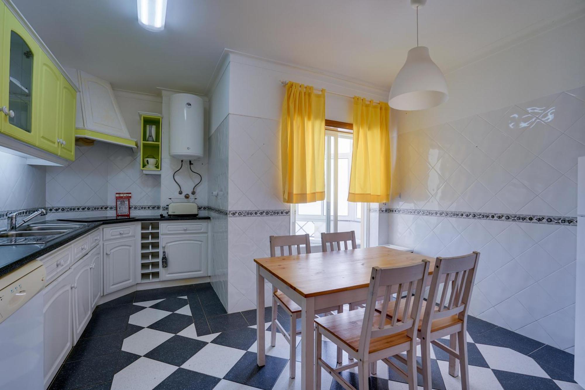 Peniche Sun & Surf Apartment Bagian luar foto