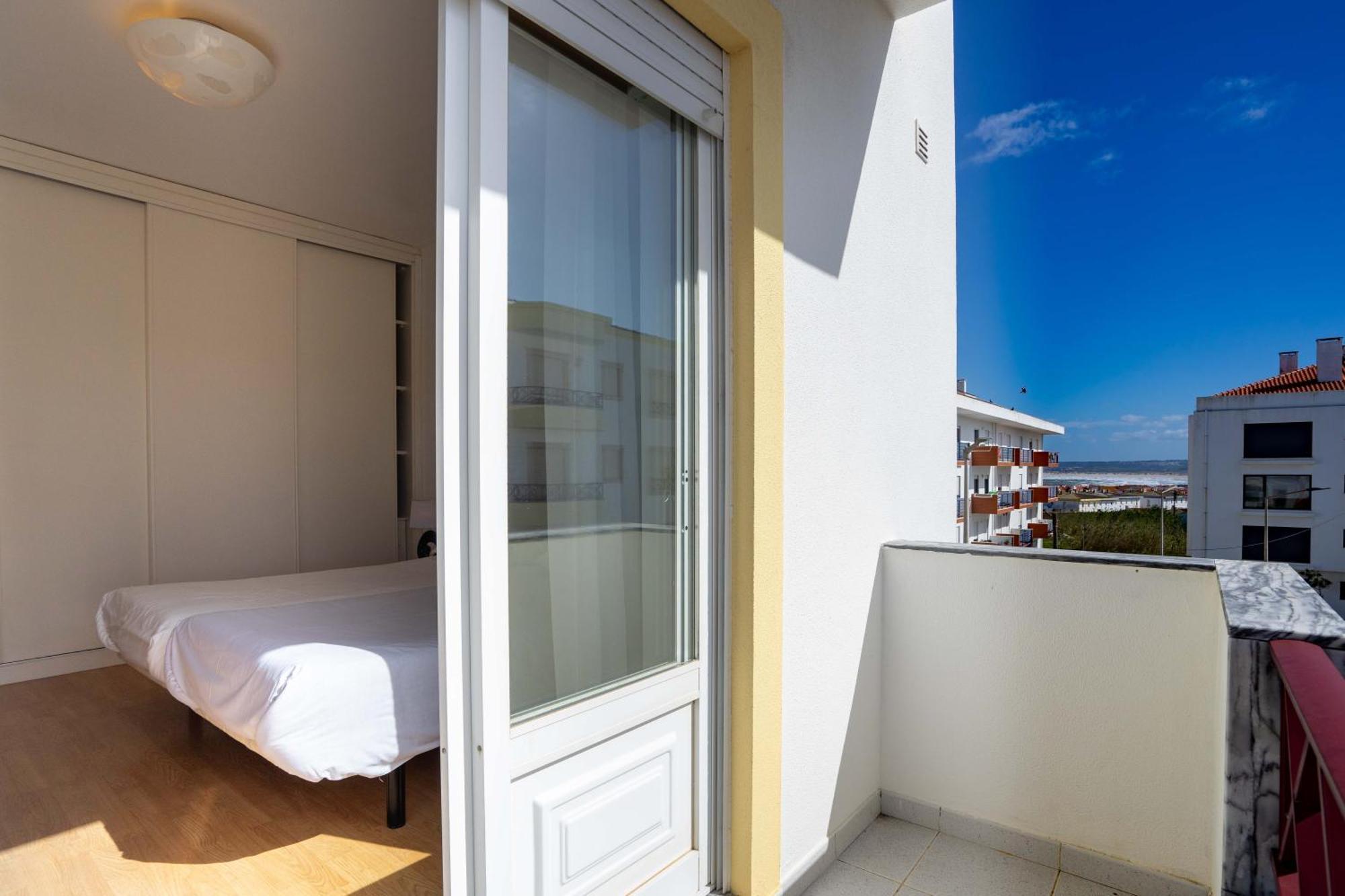 Peniche Sun & Surf Apartment Bagian luar foto